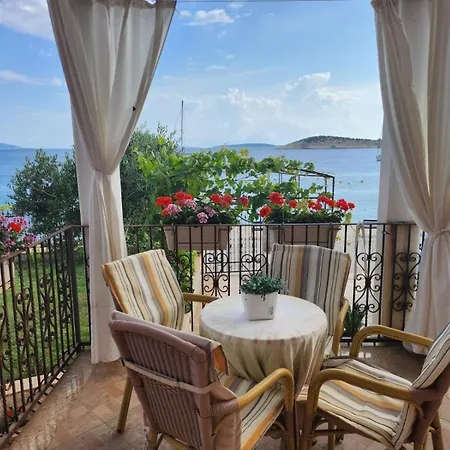 Dora - Dora בית אירוח